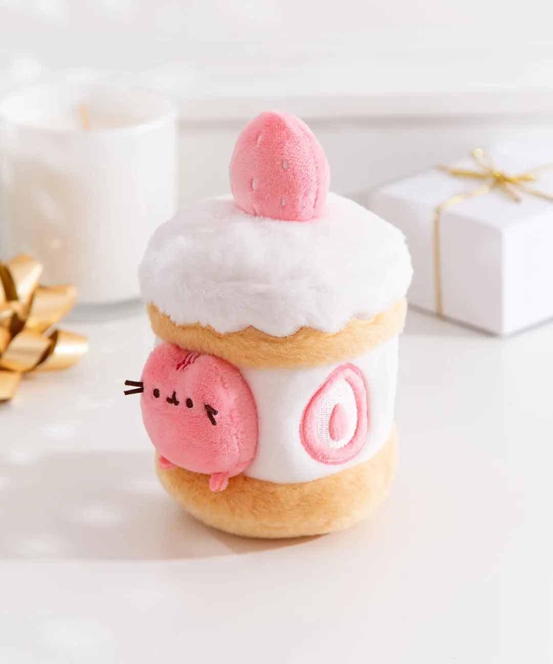 Pusheen Plush & Squisheens|Sweets>Sweets Strawberry Cake Plush 2-pc Environment